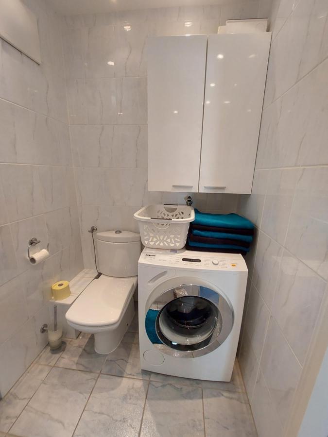 Tower Apartment With Private Terrace Next To Uno Wina Bagian luar foto